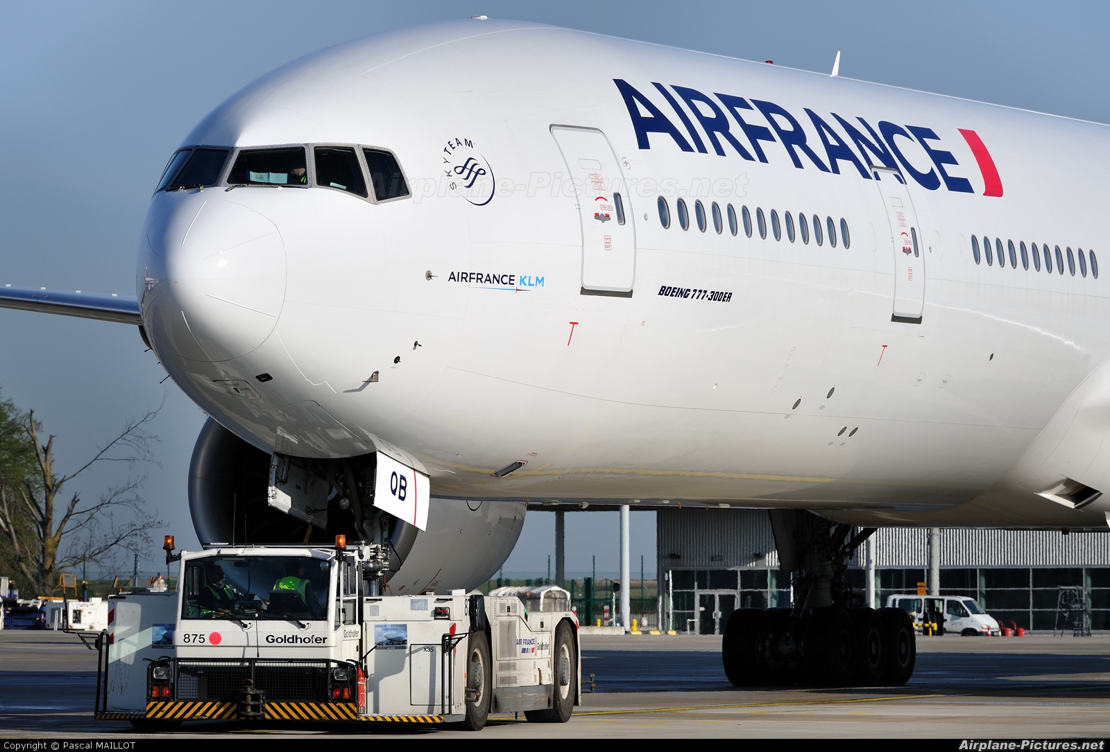 Air France pose à Libreville le plus luxueux avion de sa flotte