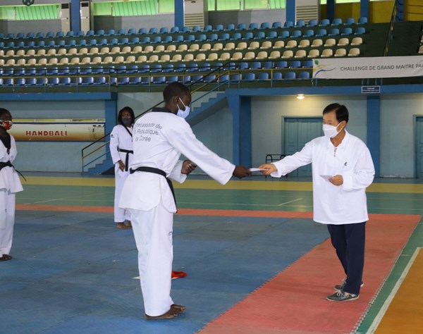 Master Park Sang Chul honors new taekwondo masters –