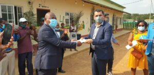 Les officiels durant l’inauguration  de deux écoles par Olam Rubber Gabon © Com Olam 