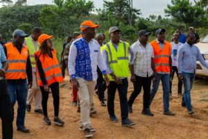 La délégation du Ministère des Travaux publics sur le terrain © Gabonactu.com