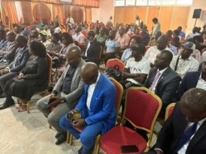 Quelques militants PDG ressortissants du 3ème arrondissement de Franceville présents à la Chambre de commerce de Libreville le 02 août © D.R
