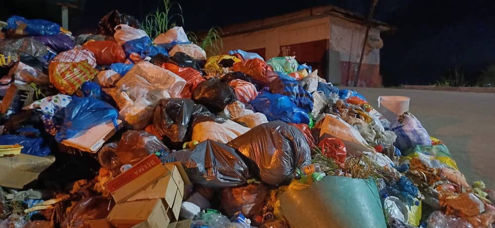 Garbage Collectors in Libreville Go on Strike for Better Pay and Treatment