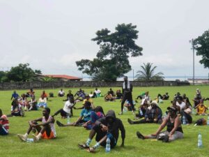 Les exercices d’abdos ont permis aux participants de gagner plusieurs lots © Gabonactu.com