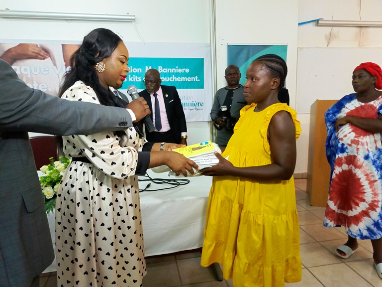 The Ma Bannière foundation offers 1000 kits to pregnant women in Port-Gentil –