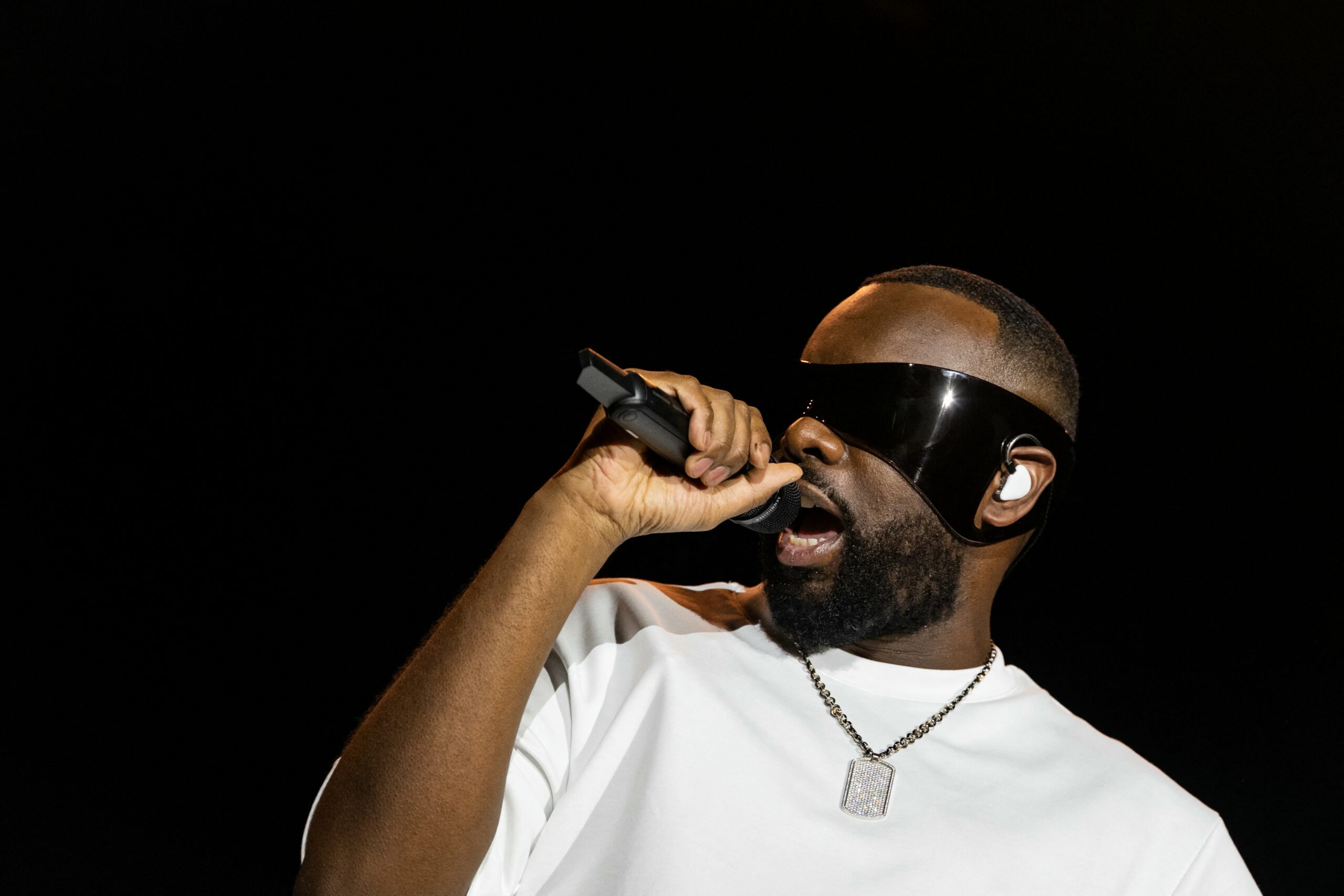 Nims French Rapper France: le rappeur Gims en garde à vue dans une affaire de blanchiment ...