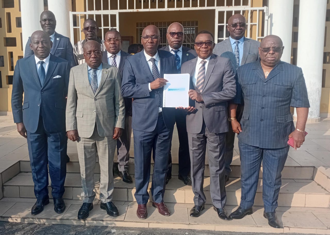 Gabon : l'avant-projet du nouveau Code de procédure civile remis au ministre de la Justice -